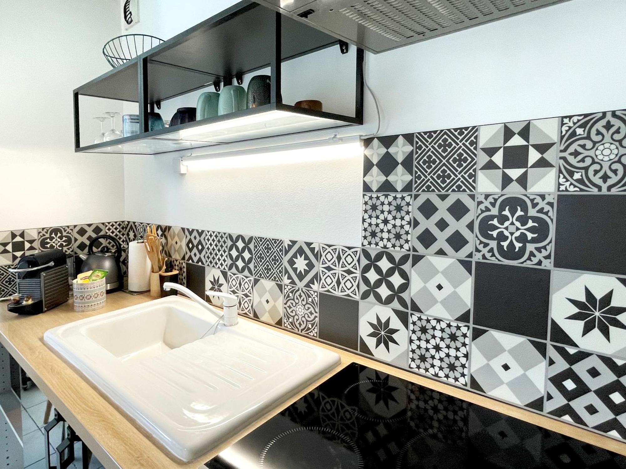 Lapin Blanc - Joli Studio Avec Terrasse Marseille Eksteriør billede